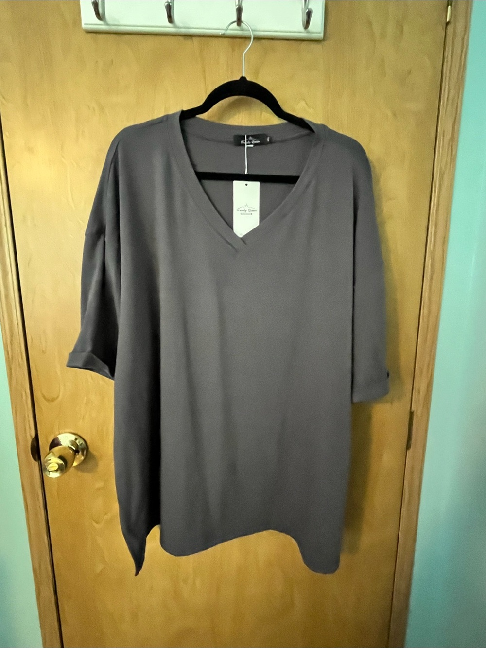 Trendy Queen Women's V-Neck Soft Tunic Short Sleeve Gray Size 3XL NWT